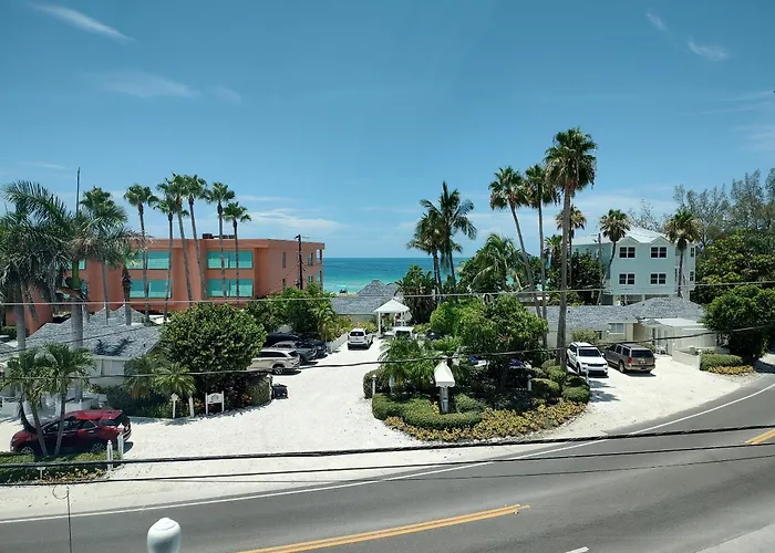 Bungalow Beach Resort